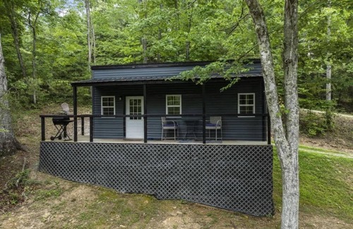 Primrose Cabin | Perfect Couples Getaway in the Heart of RRG!