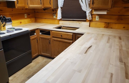 East Stroudsburg Cabin | Perfect cozy cabin w/tree house on 3 acres of woods near skiing, hiking & DWG