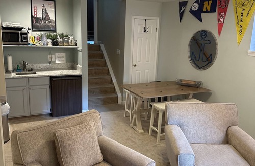 Eastport Apartment | Perfect Eastport Location, walk everywhere, Annapolis