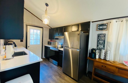 Eidelweiss Village Ski Chalet | Perfect Eidelweiss Chalet Retreat - Lake and Mountains - few min walk to beach