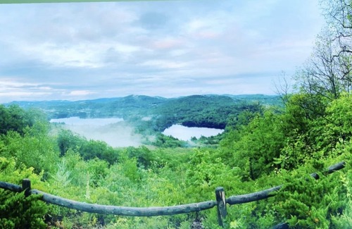 Eidelweiss Village Ski Chalet | Perfect Eidelweiss Chalet Retreat - Lake and Mountains - few min walk to beach