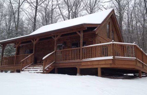 Mount Tremper Cabin | PERFECT ESCAPE For Total Privacy, Rustic Modern Cabin, 15 Pvt. Ac, WiFi, Heat/AC