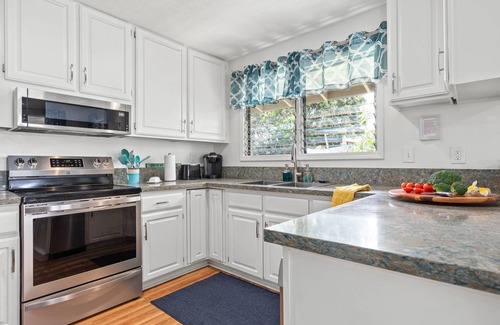 Waialua House | Perfect Family Beach House. Walk out gate to Amazing Beach.