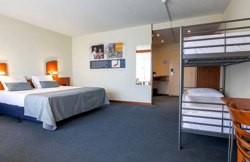 Bosschenhoofd Hotel | Perfect Family Haven w/Onsite Dining Close to Basiliek van Oudenbosch
