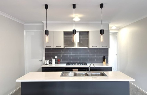 Kalkallo House | Perfect Family Home w Garage Near Parks & Donnybrook