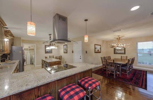 Denton Apartment | Perfect for a group getaway to see the Motor Race!