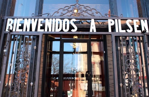 Pilsen Apartment | Perfect for a Hip and Romantic Getaway - This Chic Studio Offers the Best of the City by AllSet Turnover