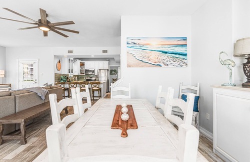 Port Aransas House | Perfect for big families! Pet Friendly! Ocean View & Boardwalk to Beach