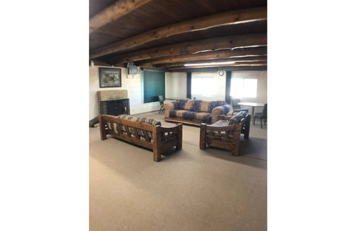 Whites City Cabin | Perfect for family reunions and retreats