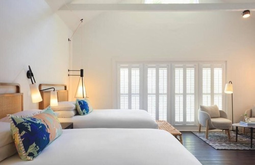 Old Town Hotel | Perfect for Groups! 2 Pet-friendly Units, Free Breakfast, Outdoor Pool!