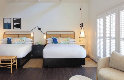 Old Town Hotel | Perfect for Groups! 2 Pet-friendly Units, Free Breakfast, Outdoor Pool!