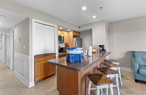 Tavernier Apartment | Perfect for Groups! 2 Units with Ocean View, Full Kitchens, Outdoor Pool!