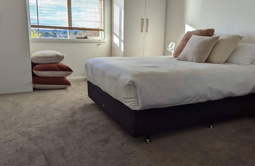 Prospect Vale Apartment | Perfect for groups and families