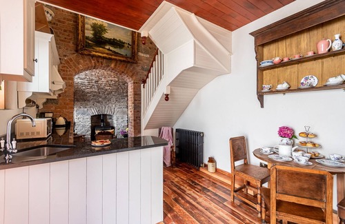 Ennis House | perfect for two people