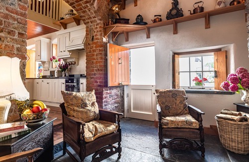 Ennis House | perfect for two people