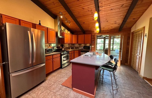 Germantown House | Perfect Getaway - Luxury Cabin w/Mtn View