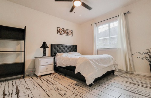 Spring House | Perfect Getaway/Spacious Home - Book Now!