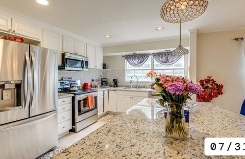 Oxon Hill-Glassmanor House | Perfect Getaway Deal in a PRIME Location Hurry before the deal ends!