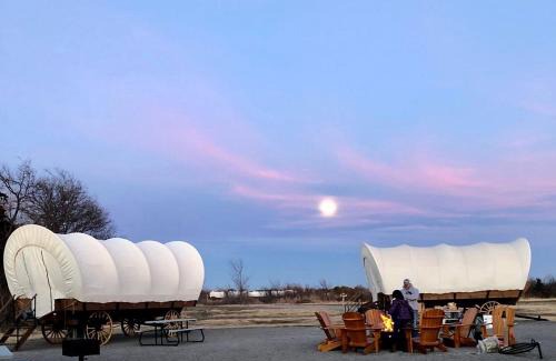 South Oklahoma City House | Perfect Glamping Vacations in this Rustic Conestoga Covered Wagon Rental in Oklahoma