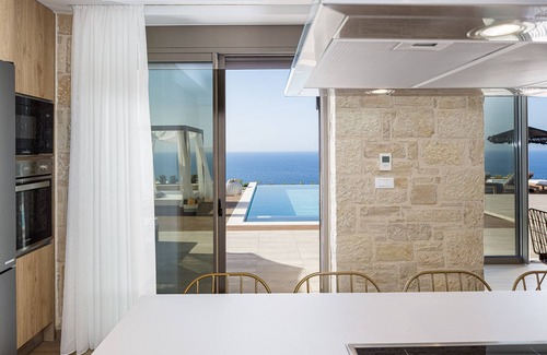 Atsipópoulon Villa | Perfect Hideaway for Families & Unmatched Sunsets