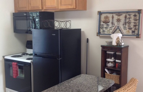 Uptown Apartment | Perfect In Historic Downtown Beaufort + 2 Bikes. Checkout our Reviews!