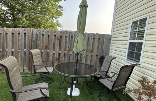 Greensboro House | Perfect location in Greensboro-Entire Townhouse