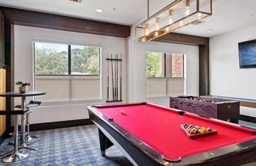 Brookhollow Apartment | Perfect Location/Resort Style Pool/Fast Wi-Fi