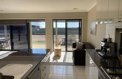 Yarrawonga House | Perfect location to stay with the Family or Family's. Close to boat ramp.