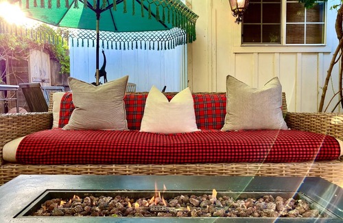 Lower State House | Perfect luxury getaway two blocks from Oldtown State Street!