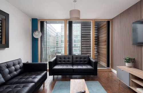 Central Milton Keynes Apartment | Perfect MK Base: Quiet, Secure & Central! 20%off