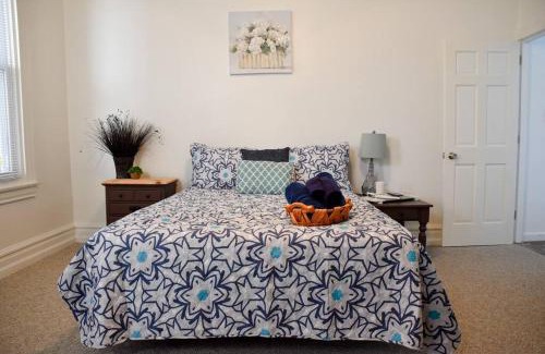 Crafton House | Perfect Pittsburgh Home Close To City & Airport