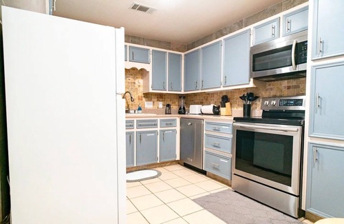Tow House | Perfect Private Getaway in Buchanan Lake Village!