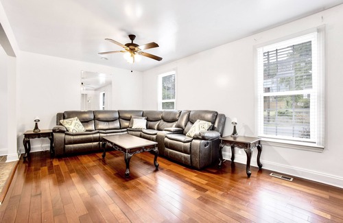 Silver Spring House | Perfect Private Silver Spring Retreat by Downtown!