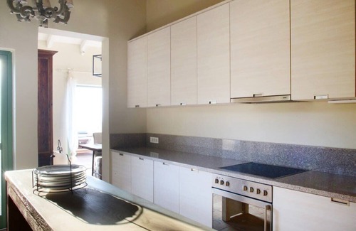 Amfilochia Villa | Perfect retreat for large families and groups of friends.