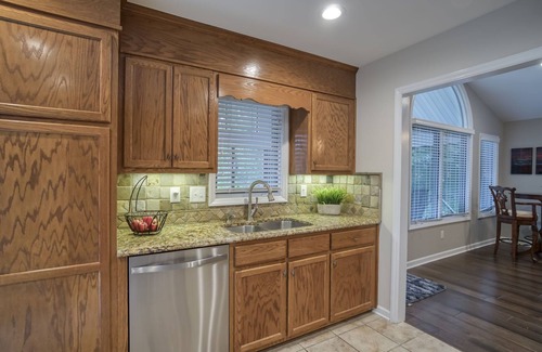 Westport House | Perfect Retreat for Large Families, Sleeps 14 - Lake Norman Paradise