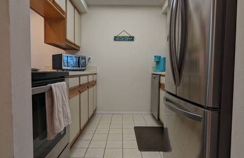 Cortez Condo | Perfect Seasonal Rental,Canal Front Condo less than mile to beach,40ft boat slip