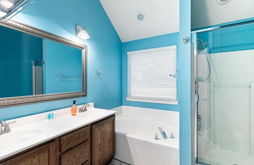 Forney House | Perfect Stay in Ranch-like House w Huge Backyard!