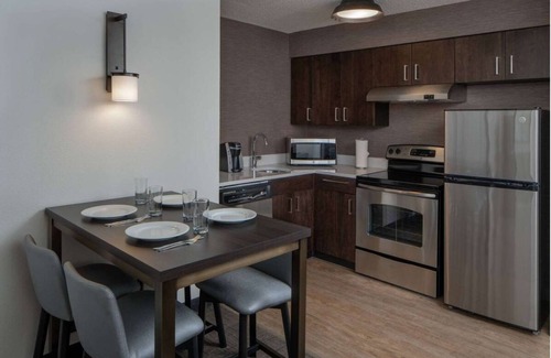 Fairfax Apartment | Perfect to Explore History & Culture! Pet-friendly Property, Free Breakfast!
