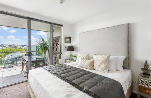 Kingsland Apartment | Perfection, Style, 2BR, 2BA, 2 Free Carpark 400m to Eden Park