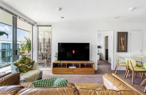 Kingsland Apartment | Perfection, Style, 2BR, 2BA, 2 Free Carpark 400m to Eden Park