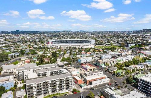 Kingsland Apartment | Perfection, Style, 2BR, 2BA, 2 Free Carpark 400m to Eden Park