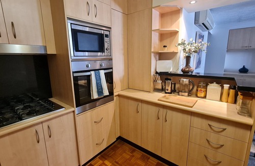 Fortitude Valley Apartment | Perfectly Central 2 Bedroom Apartment & Office