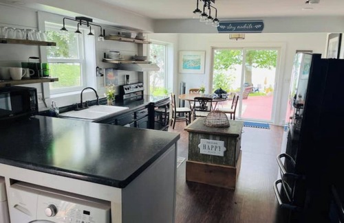 Plattsburgh House | Perfectly Found on the lake