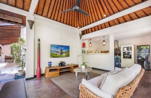 Petitenget Villa | Perfectly located 2 Bedrooms Villa