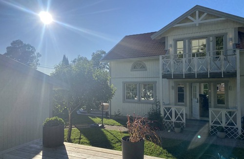 Ektorp House | Perfectly located 4 bedroom 8 bed house close to ocean and city center