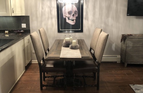 Downtown Condo | PERFECTLY LOCATED ASPEN CONDO! Walking distance to everything in Aspen!