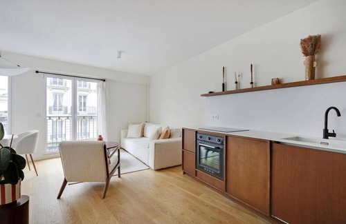 Quartier de l'Ecole-Militaire Apartment | PERFECTLY NESTLED IN NOTRE DAME DES CHAMPS, SAINT GERMAIN DES PRES
