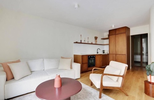 Quartier de l'Ecole-Militaire Apartment | PERFECTLY NESTLED IN NOTRE DAME DES CHAMPS, SAINT GERMAIN DES PRES