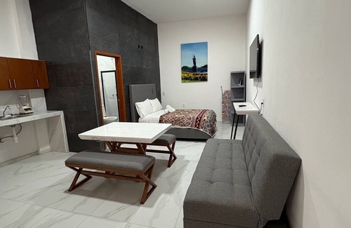 Tonala Bed & Breakfast | Periférico Bodega con Departamento D