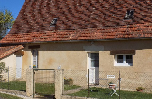 Saint-Marcel-du-Perigord Cottage | Périgord house with private garden, fireplace, pets allowed